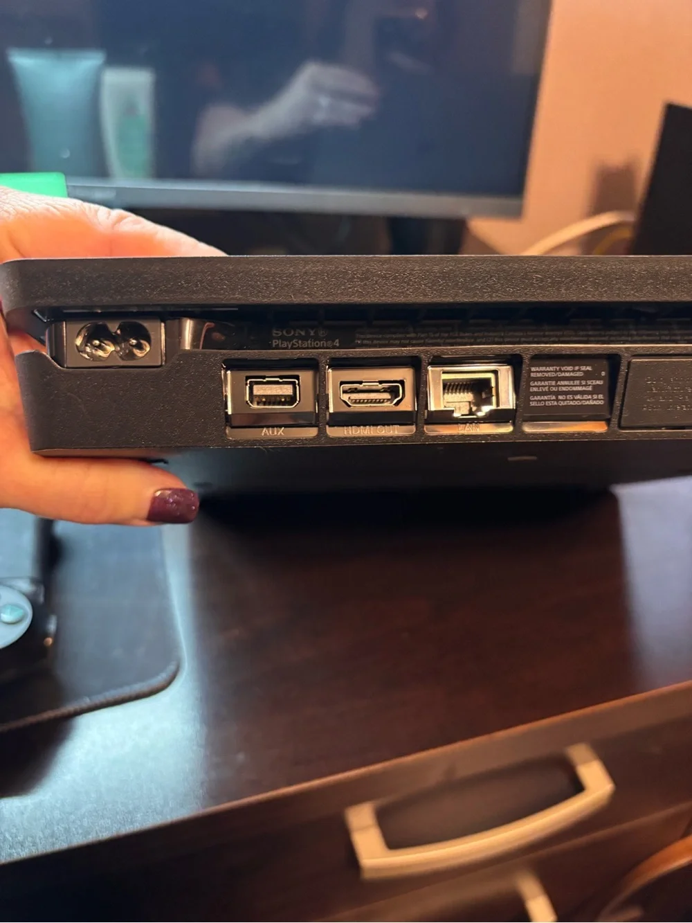 Sony ps4 slim